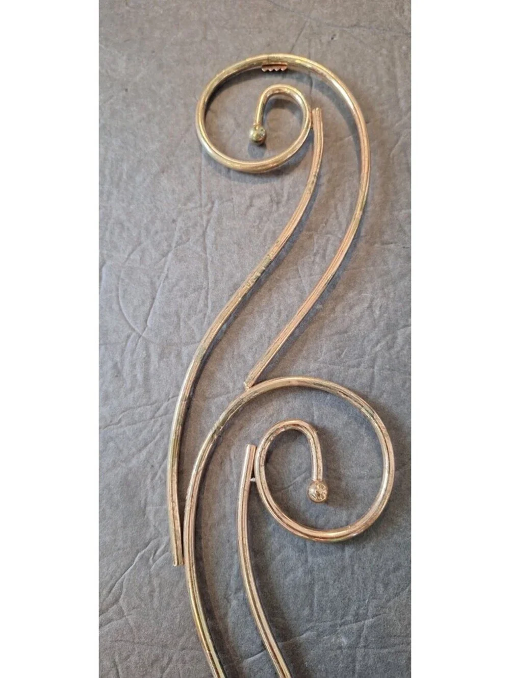 VTG Pair of Gold Tone Metal Candle Holder Wall Sconces Swirl/Scroll Design 17